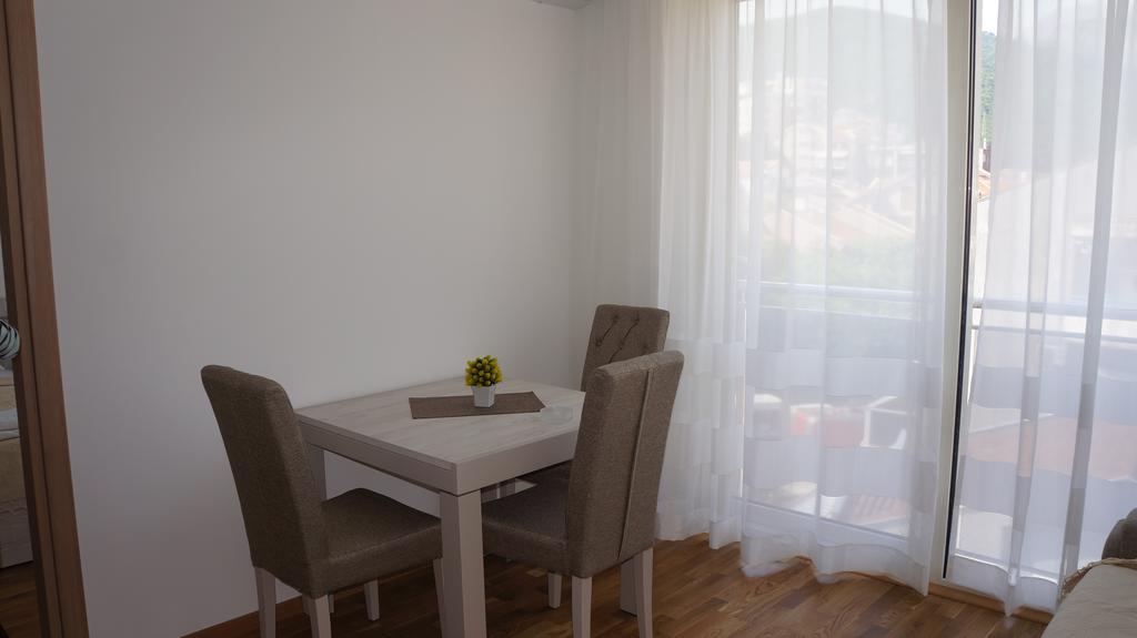 Apartments Lora Bokeljske Brigade Budva Exterior photo