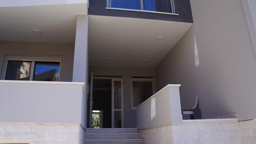 Apartments Lora Bokeljske Brigade Budva Exterior photo