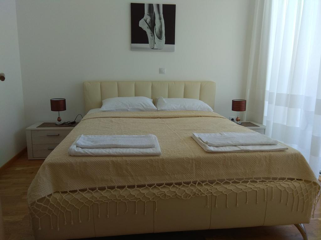 Apartments Lora Bokeljske Brigade Budva Exterior photo