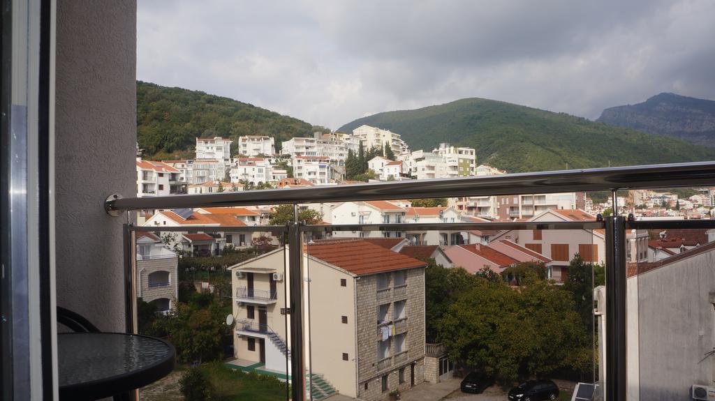 Apartments Lora Bokeljske Brigade Budva Exterior photo